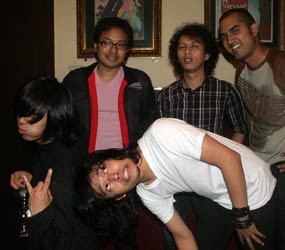 Hujan Kaget Raih Enam Nominasi di APM 2009