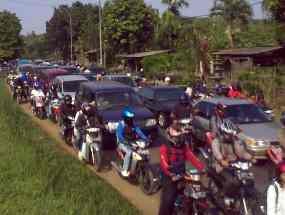 Depok Arah Pasar Minggu Macet, Lalu Lintas Dialihkan