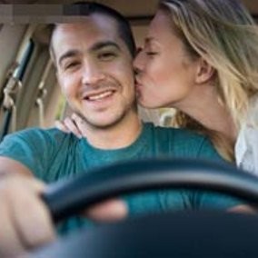 Perempuan Lebih Suka Bercinta di Mobil