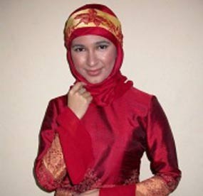 Muak Lihat Artis Munafik Hura Hura Puput Novel Berjilbab Bagi anak tahun '90an, nama puput novel pasti sudah tak asing lagi. hura hura puput novel berjilbab