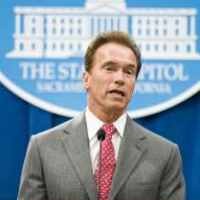 Arnold Schwarzenegger Umumkan Darurat Fiskal California