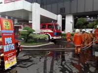 Api Hanguskan Gudang Elektronik di Surabaya