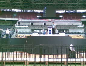 Jelang Kampanye Pamungkas SBY-Boediono, GBK Bersolek