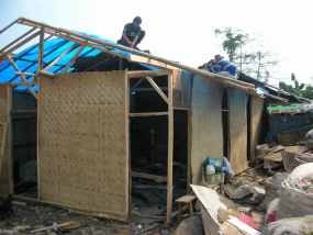  Belum Rampung, Rumah Pemulung Sudah Dihuni