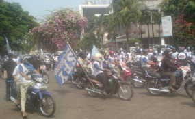 Ratusan Orang Konvoi dari Tugprok ke GBK