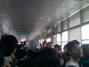 Liburan Sekolah, Halte & Bus TransJ Bak Kaleng Sarden