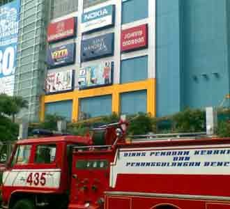 Genset Meleduk Karyawan Panik