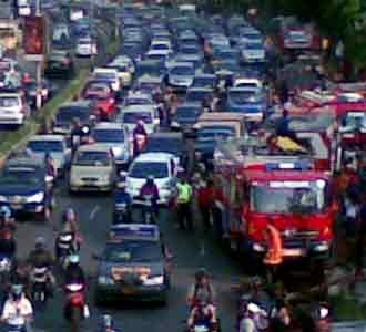 Warteg Terbakar, Jl Casablanca Macet