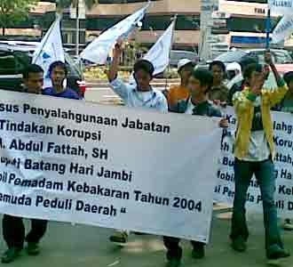Aliansi Pemuda Demo di KPK