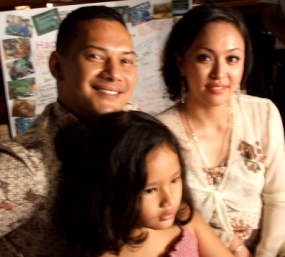 Angie-Adjie Massaid Pisah Rumah Gara-gara Pemilu