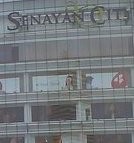 Menunggu Kunjungan Bapak Erwin Selanjutnya di Senayan City 