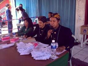 Balon Ramaikan Warga Margahayu Saat Nyontreng