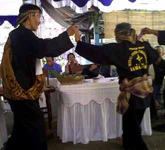 Nyontreng dengan Suasana Sunda