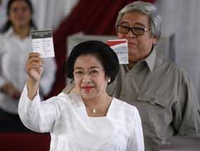 Hampir 50% warga di TPS Mega Golput