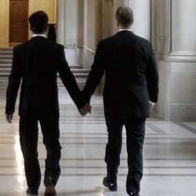 India Legalkan Gay