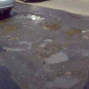 Menyusuri Jl H Nawi Cilandak Bak Medan Off Road