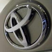 Menaksir Harga Camry Terbaru