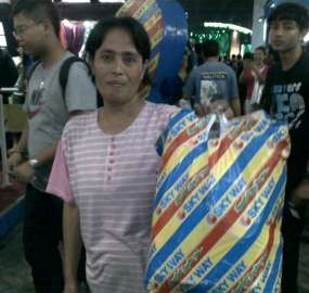 Antre Sandal Jepit Gratis di Jakarta Fair