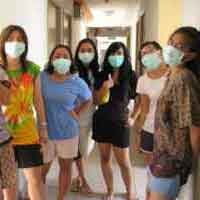 Kena Gejala Flu, Warga Diimbau Pakai Masker & Segera ke Dokter