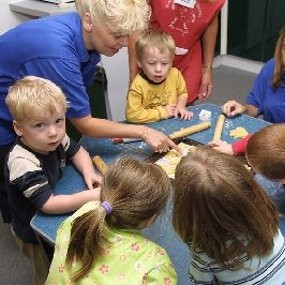 Ibu Kreatif, Anak Tak Perlu Pre-School