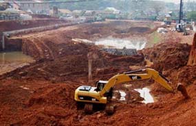 Proyek BKT Bikin Jalanan di Jaktim Penuh Debu