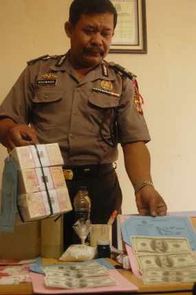 Sulit Membedakan Uang Asli atau Palsu