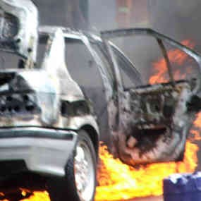 VW Kodok Terbakar di Kawasan Bandara Cengkareng