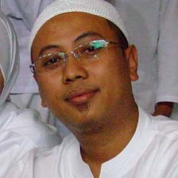 Lagu Religi Opick Iringi Sinetron Manohara