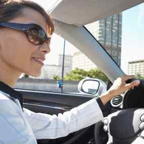 Perempuan Mengemudi Mobil Lebih Baik?