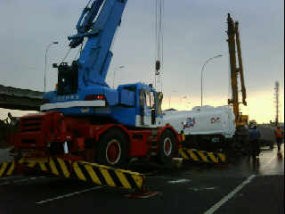 Tol Menuju Bandara Cengkareng Macet Total