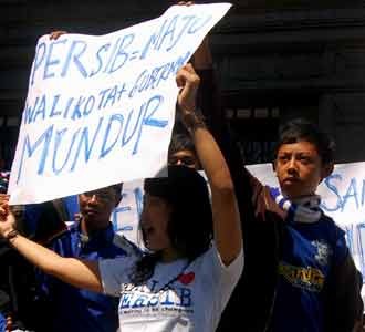 Bobotoh Persib Demo Gedung Sate
