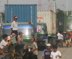 Penerimaan Bea Cukai Semester I 2009 Rp 37,21 Triliun