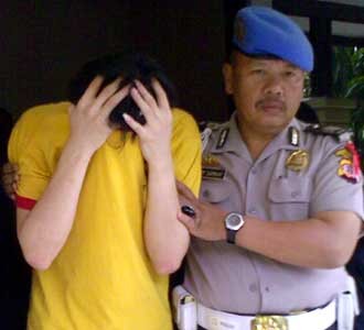 Polisi Ciduk Pengeder Ekstasi