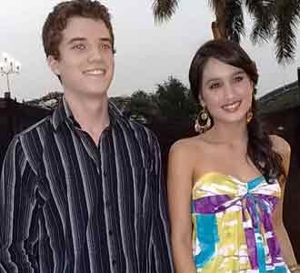 Cinta Laura dan Cowok Bulenya