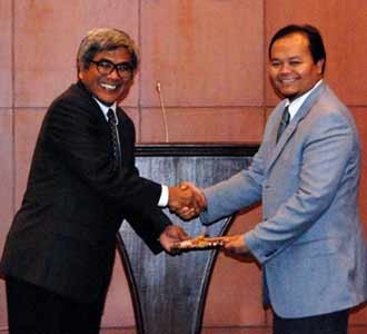 BPK Serahkan Audit Keuangan MPR