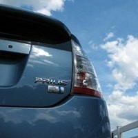 Prius Kayak Naik Bom-bom Car