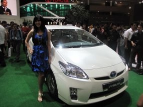 Toyota Banderol Prius Rp 585 Juta