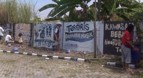 Gaya Warga Sidoarjo Kampanyekan Anti Teroris