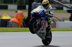 Kemajuan Yamaha Bikin Rossi Senang 