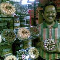 Bisnis Kue Kering Beromset Miliaran Rupiah