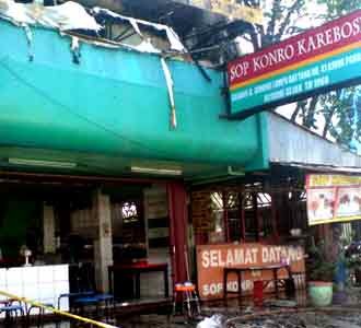 Rumah Makan Sop Konro Terbakar