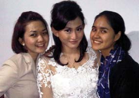 Sebelum Kebakaran, Model Melina Sempat Cium Ayah Ibunya