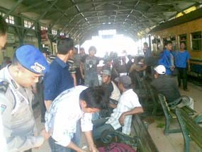 Antisipasi Teroris, Polisi Razia Penumpang KA