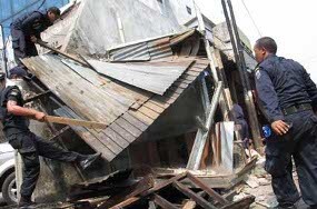 Satpol PP Tertibkan Paksa PKL Pasar Sei Sikambing