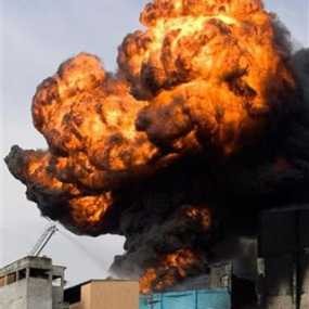 Pabrik Kimia Terbakar, 72 Ribu Orang Dievakuasi