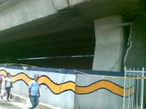 Tembok Fly Over Senen Dirobohkan, Bus TransJ Pindah Jalur