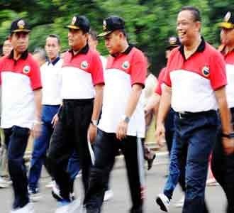 Panglima TNI Gerak Jalan Santai