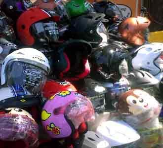 Omset Penjual Helm Standar Meroket