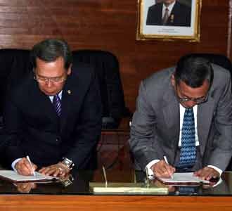 MoU Penggunakan Paspor Hijau Diteken
