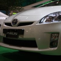 Prius Kalahkan Alphard dan Freed